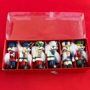 Colorful Nutcracker Soldier Set
